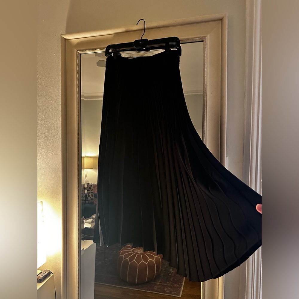 NWT Max Studio Pleated Midi Skirt - S
